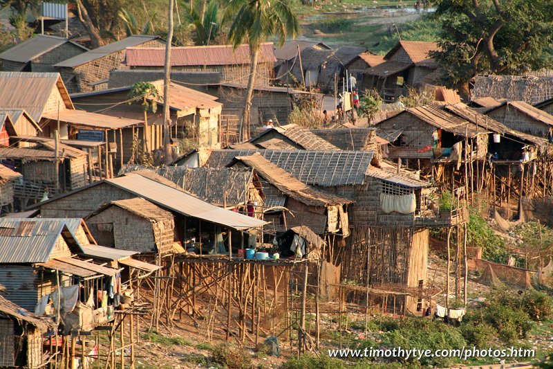 Houses near the Tonle Sap in Siem Reap