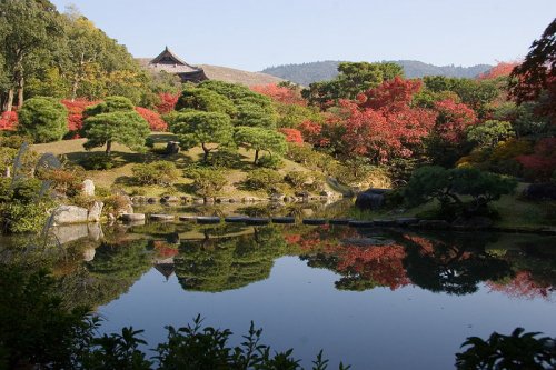 Isuien and Nandaimon, Nara