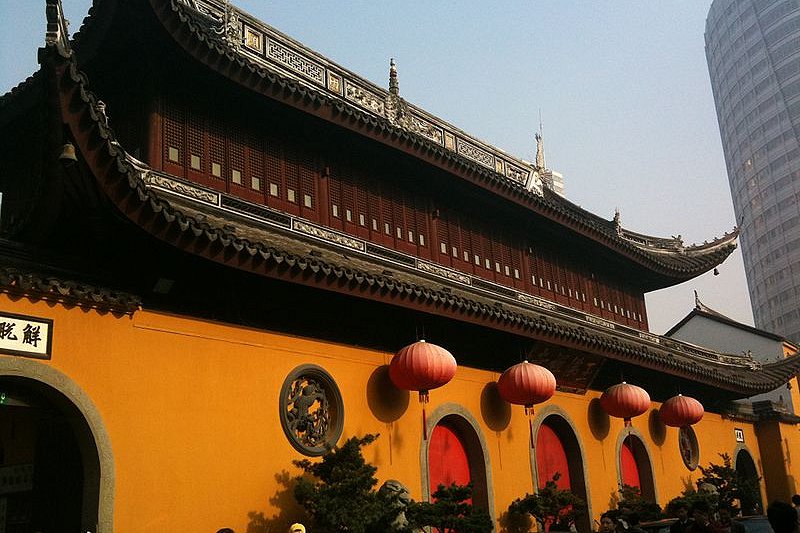 Jade Buddha Temple, exterior