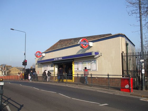 Leyton Tube Station