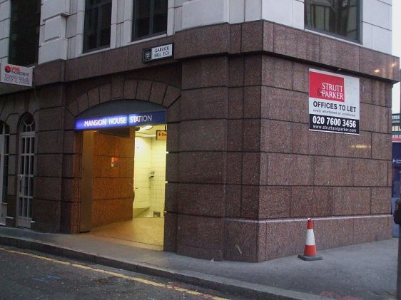 Mansion House Tube Station