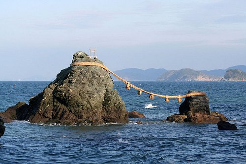 Meoto Iwa Wedded Rocks in Futami, Mie Prefecture