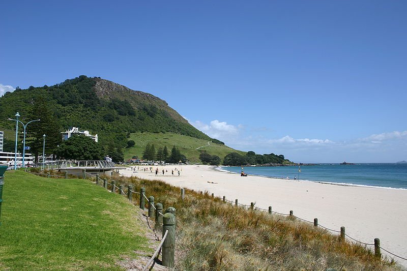 Beach in Tauranga with Mount Maunganui and the Bay of Plenty