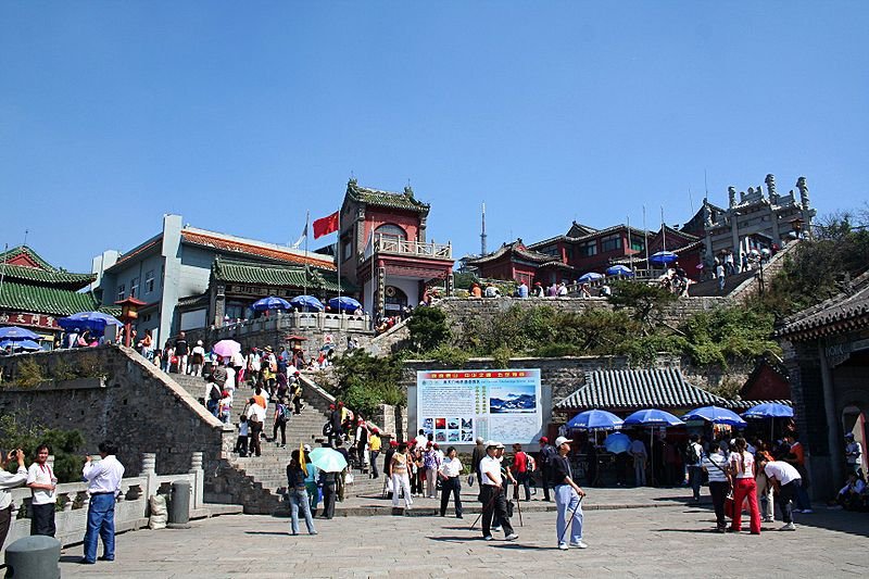 Souvenir shops at Mount Taishan