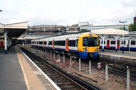 Train of the North London Line at Richmond Station