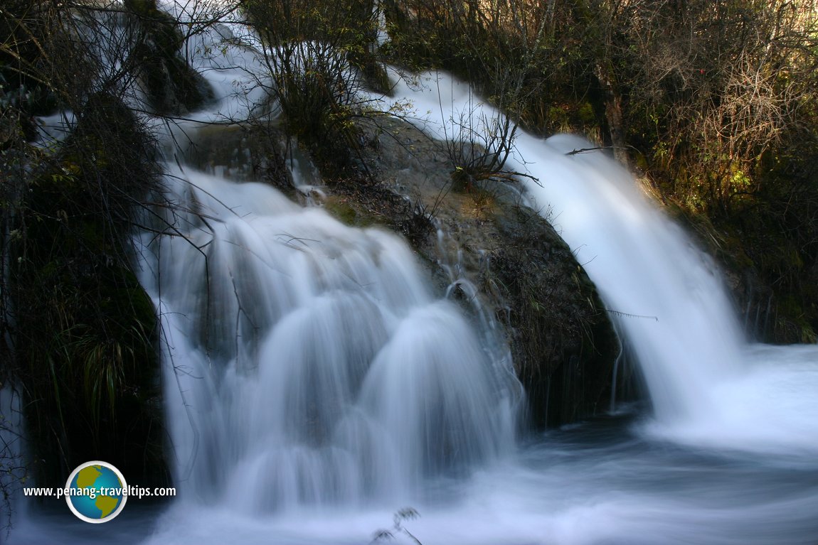 Nuorilang Waterfall, Jiuzhaigou