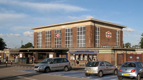 Oakwood Tube Station