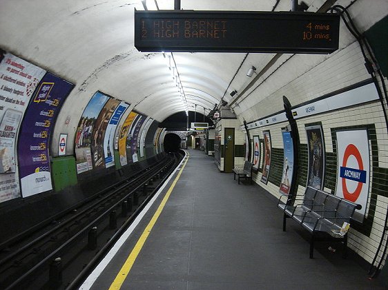 Platform level, Archway Tube Station