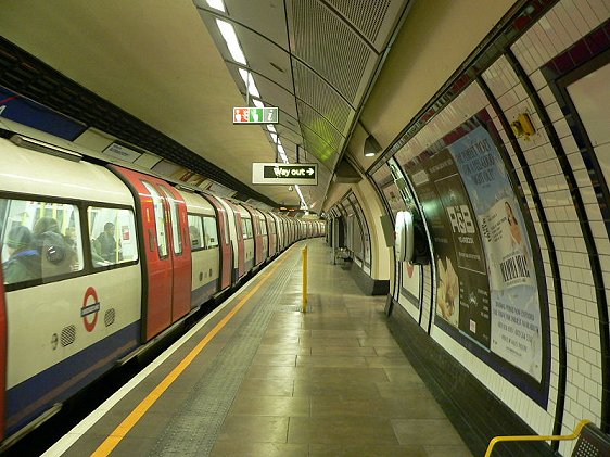 Platform level, Borough Tube Station