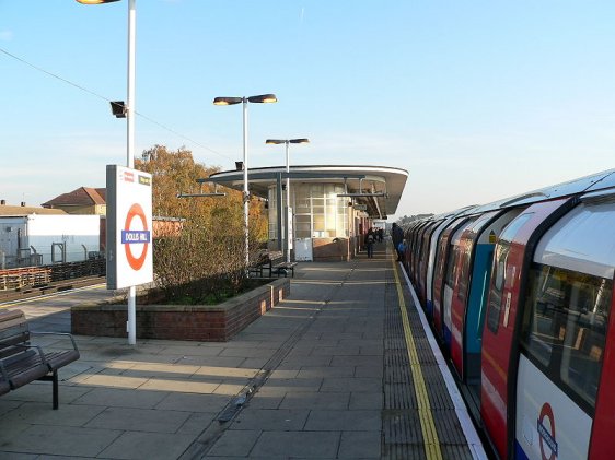 Platform level at Dollis Hill Tube Station
