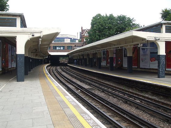 Platform level at Ealing Common Tube Station