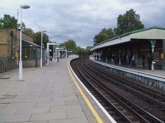Platform level at East Putney Tube Station