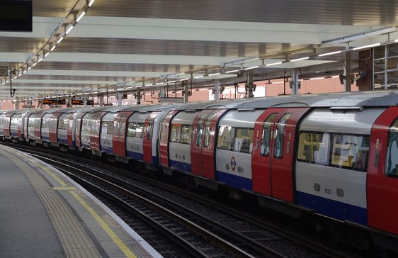 Platform level at Finchley Road Tube Station