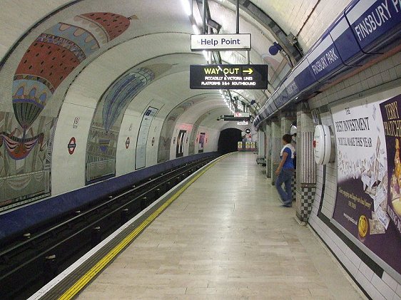 Platform level at Finsbury Park Tube Station
