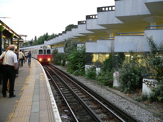 Platform level at Gunnersbury Tube Station