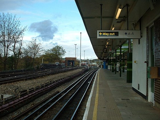 Platform level at Hainault Tube Station