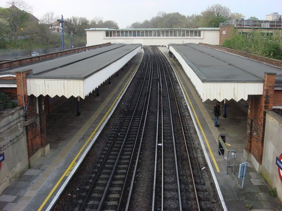 Platform level at Newbury Park Tube Station