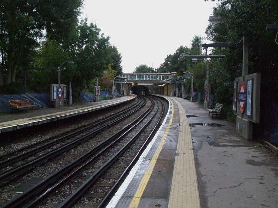 Platform level, Osterley Tube Station