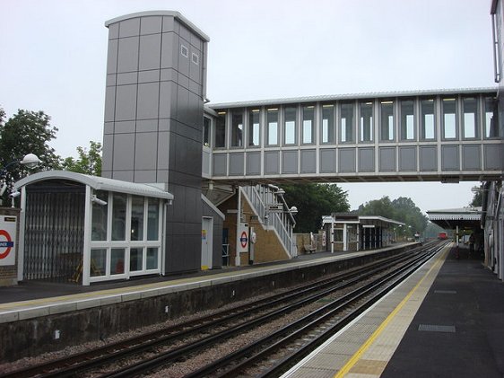 Platform level at Pinner Tube Station