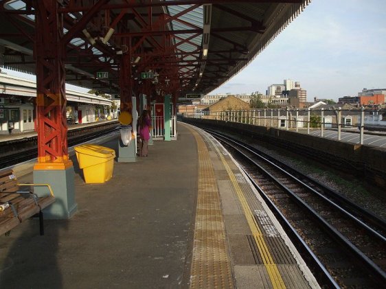 Platform level at Ravenscourt Park Tube Station