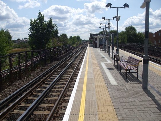 Platform level at Ruislip Gardens Tube Station