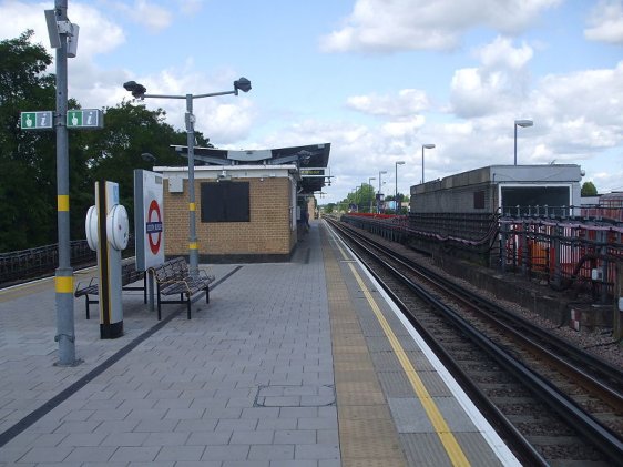 Platform level at South Ruislip Tube Station