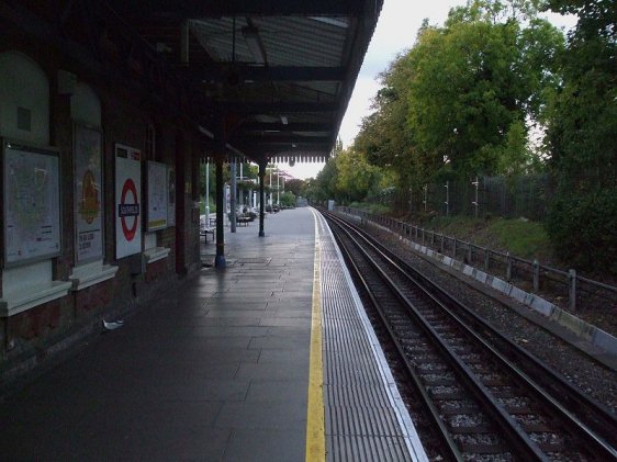 Platform level at Southfields Tube Station