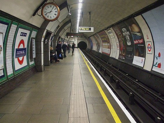 Platform level, Tooting Bec Tube Station