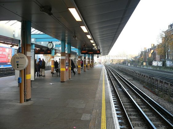 Platform level at West Hampstead Tube Station