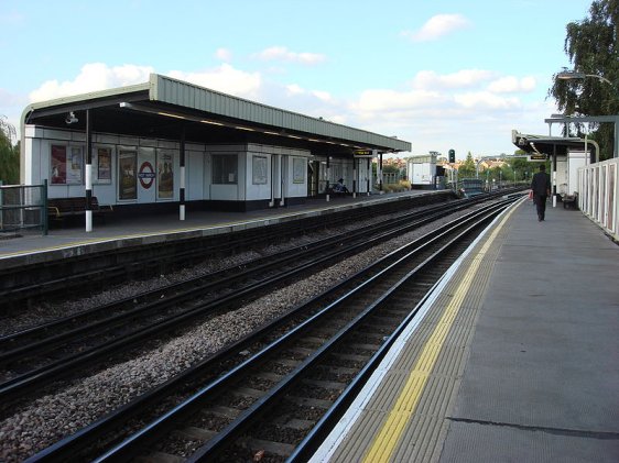 Platform level at West Harrow Tube Station