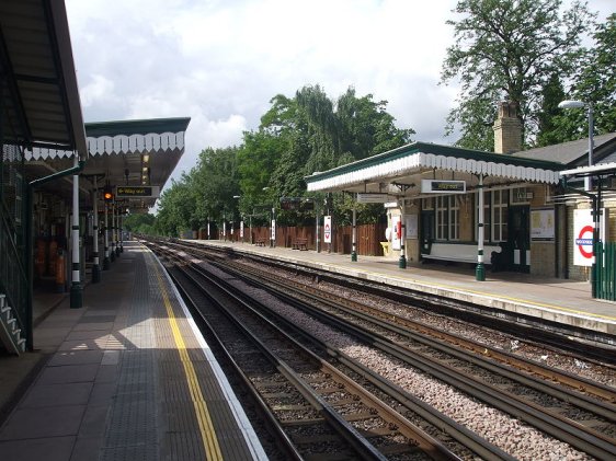 Platform level, Woodside Park Tube Station
