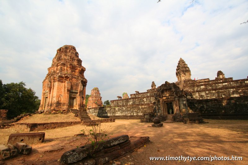 A prasat at Bakong