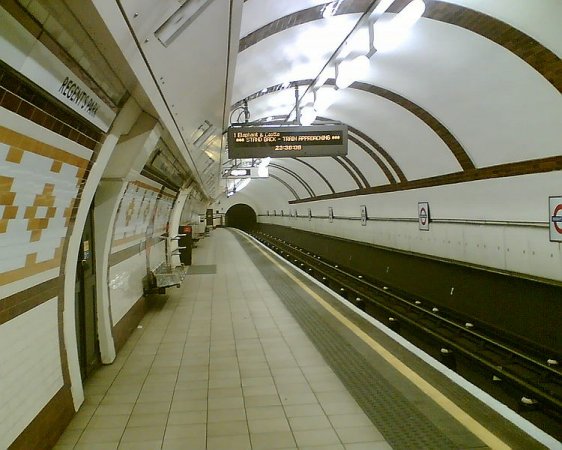 Platform level at Regent's Park Tube Station