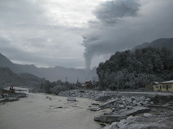 The Río Blanco during the eruption of the Chaitén volcano