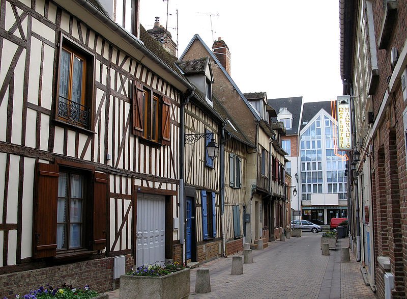 Old houses along rue d'Alsace in Beauvais, France