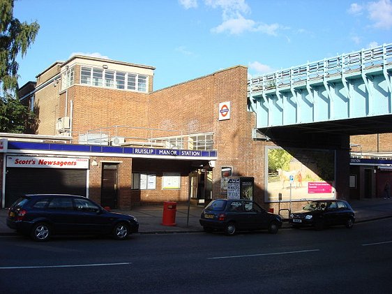 Ruislip Manor Tube Station