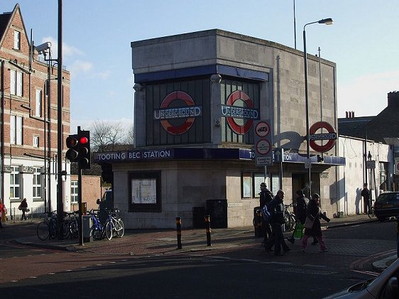 Tooting Bec Tube Station