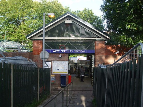West Finchley Tube Station