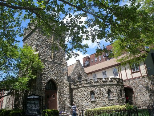 Elmhurst Baptist Church, Queens