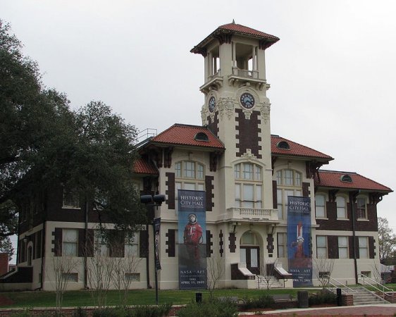 Historic City Hall of Lake Charles