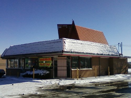 Luna's Uno restaurant in Arvada, Colorado