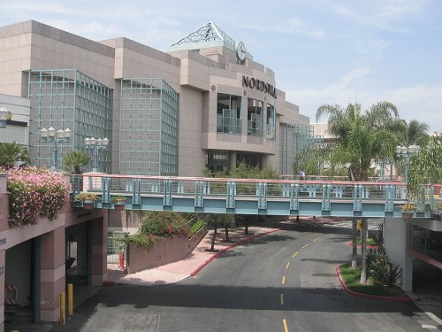 Mainplace Mall, Santa Ana