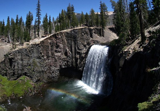 Rainbow Waterfall, Devils Postpile National Monument