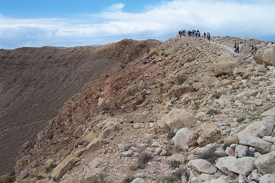 Rim guided tour to view the Meteor Crater