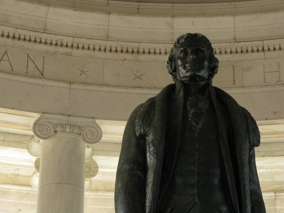 Statue of Thomas Jefferson at the center of the memorial