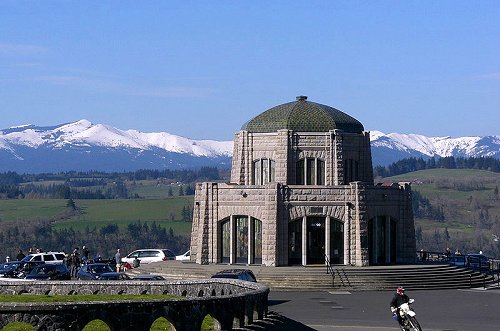 Vista House on the Columbia River Gorge, Oregon