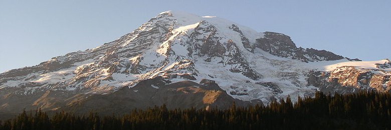 Washington Travel Guide : View of Mount Rainier from Paradise Road