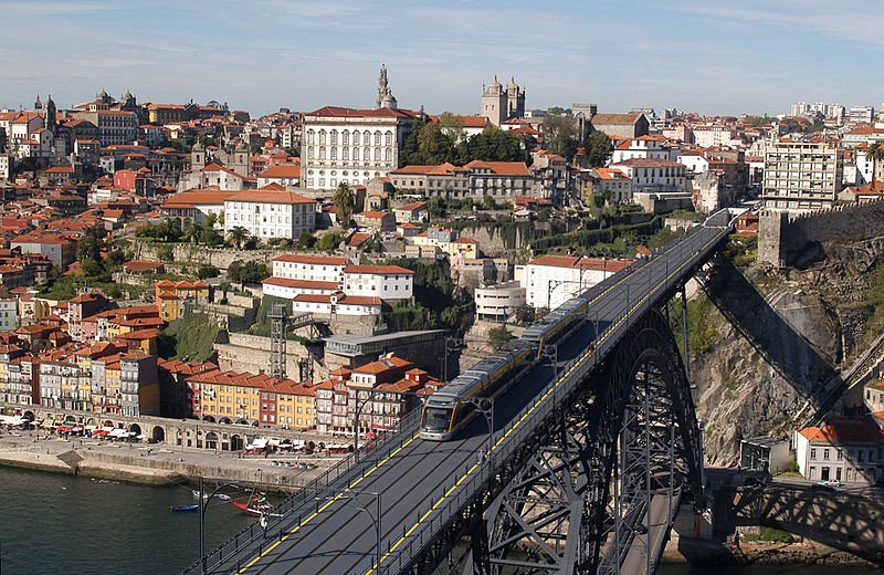 Dom Luis I Bridge, Porto, crossed by the Porto Metro
