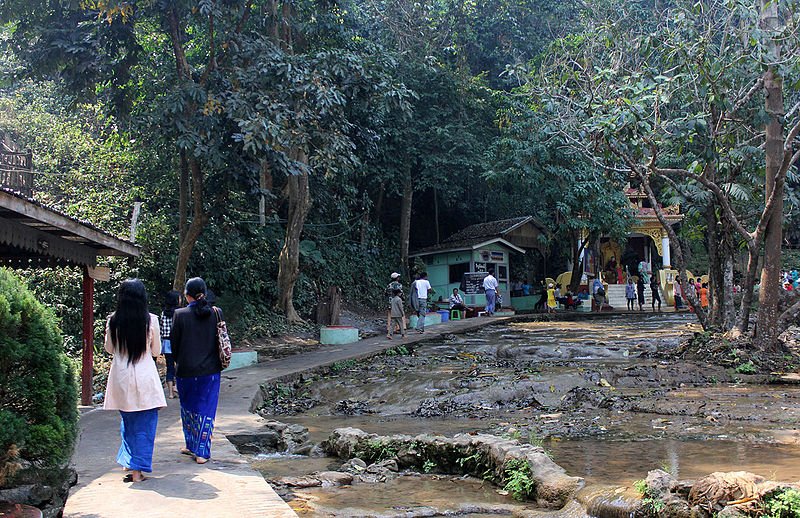 Peik Chin Myaung Cave