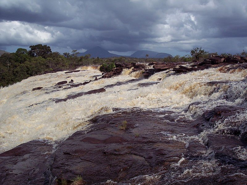 Salto Sapo waterfall in Canaima National Park